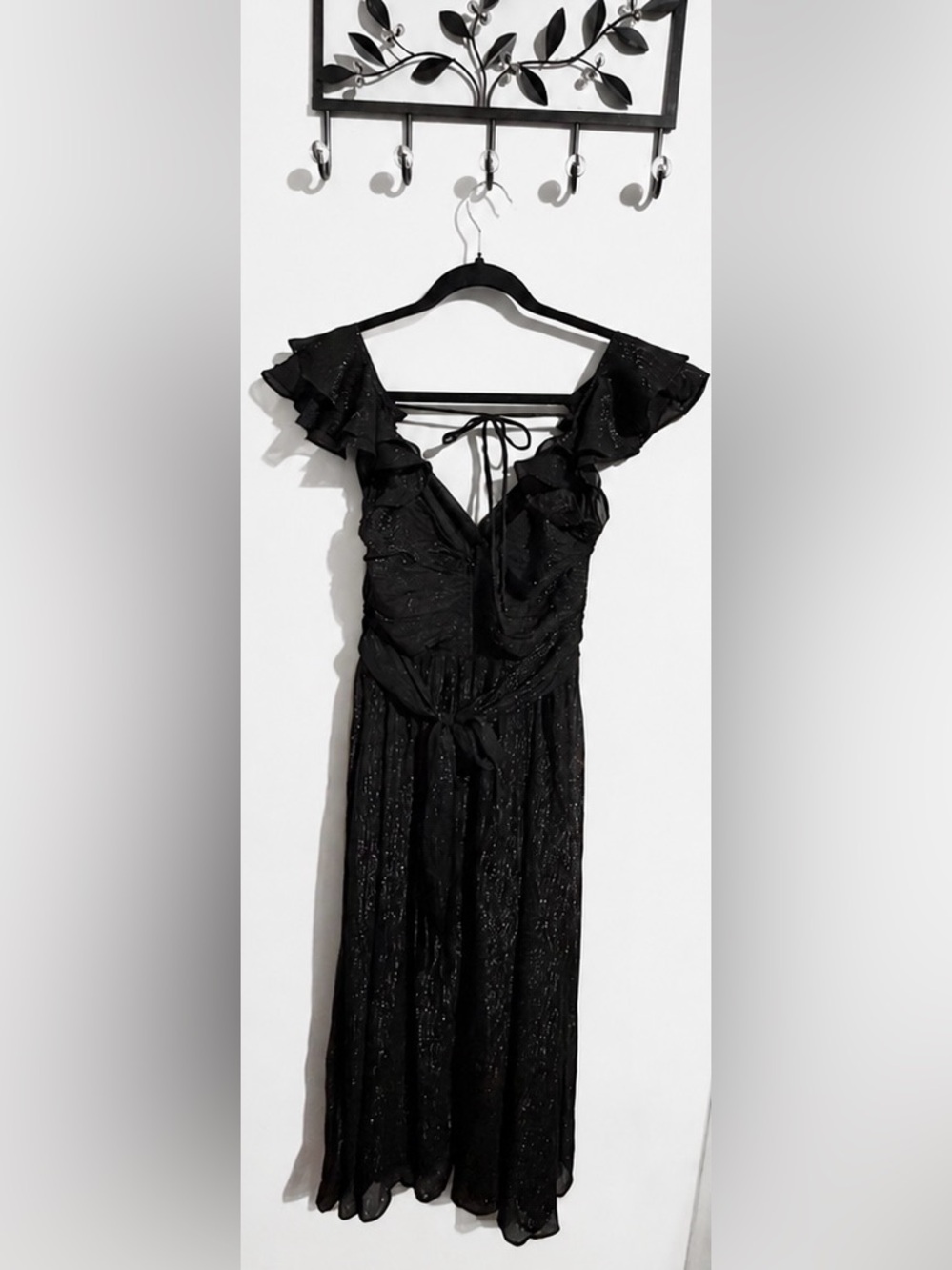 Francesca’s Black Ruffle Flutter Sleeve Tie-Back Ruched Chiffon Midi Dress - Picture 3 of 8